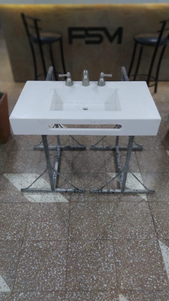 MESADA PARA BAÑO CON DETALLES
